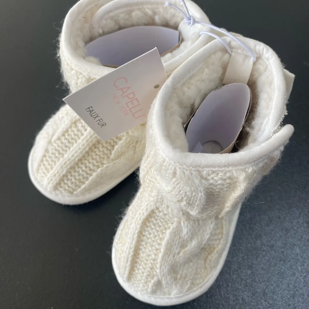 *NWT* Capelli Ivory Faux Fur Knit Baby Boots Size 1 (0-6 Months)